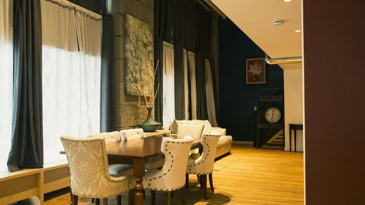 Stylish 1-Bedroom Loft In Gas Town Vancouver Apartment