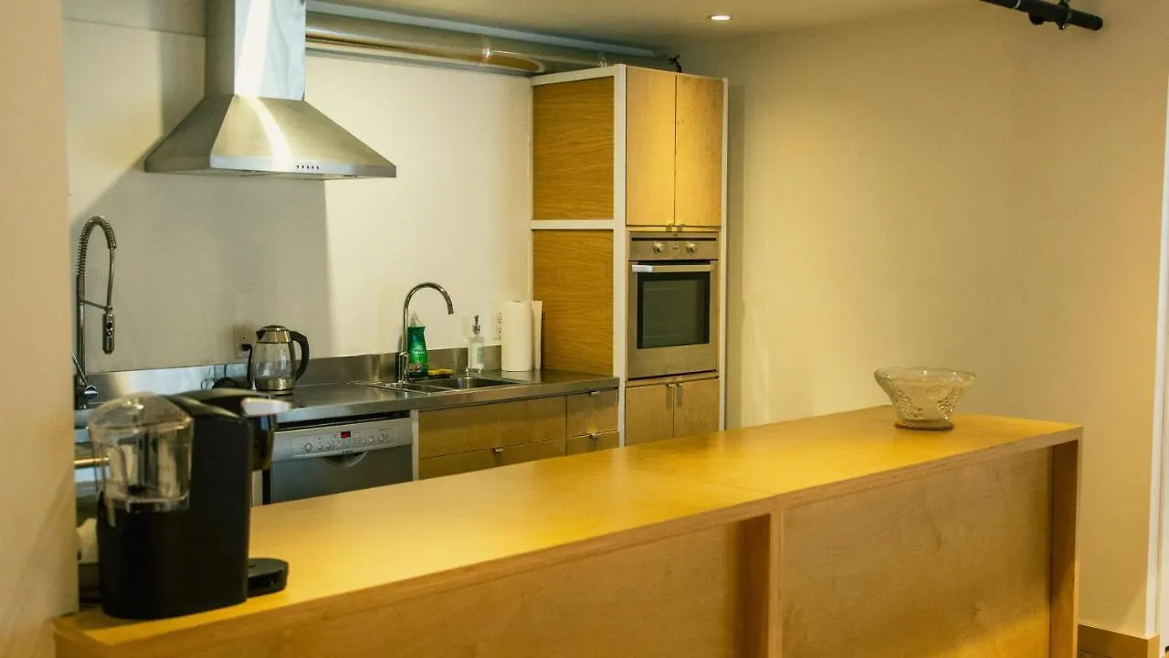 Stylish 1-Bedroom Loft In Gas Town Vancouver Apartment