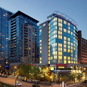 Hampton & Suites, By Hilton - Downtown Hotell