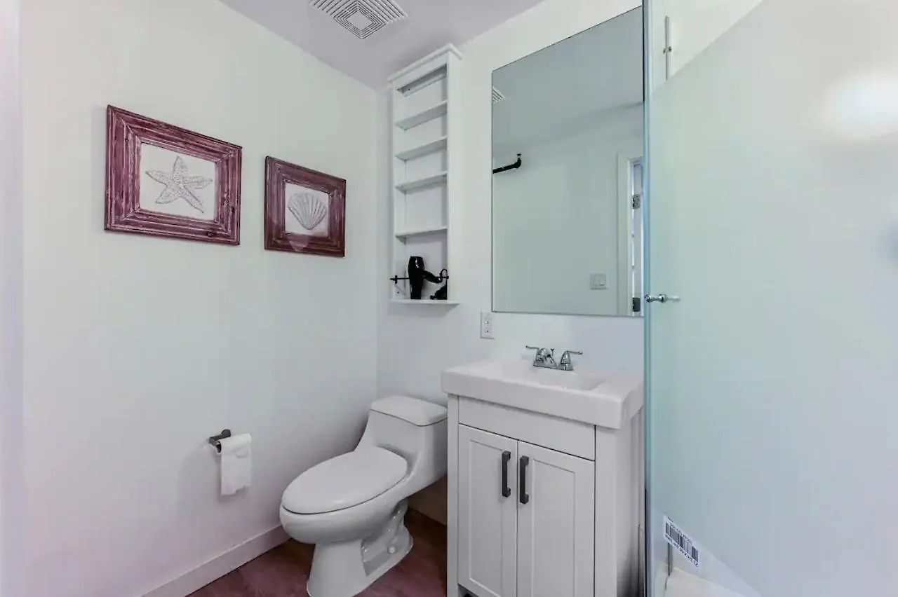 Stylish 1-Bedroom Loft In Gas Town Vancouver